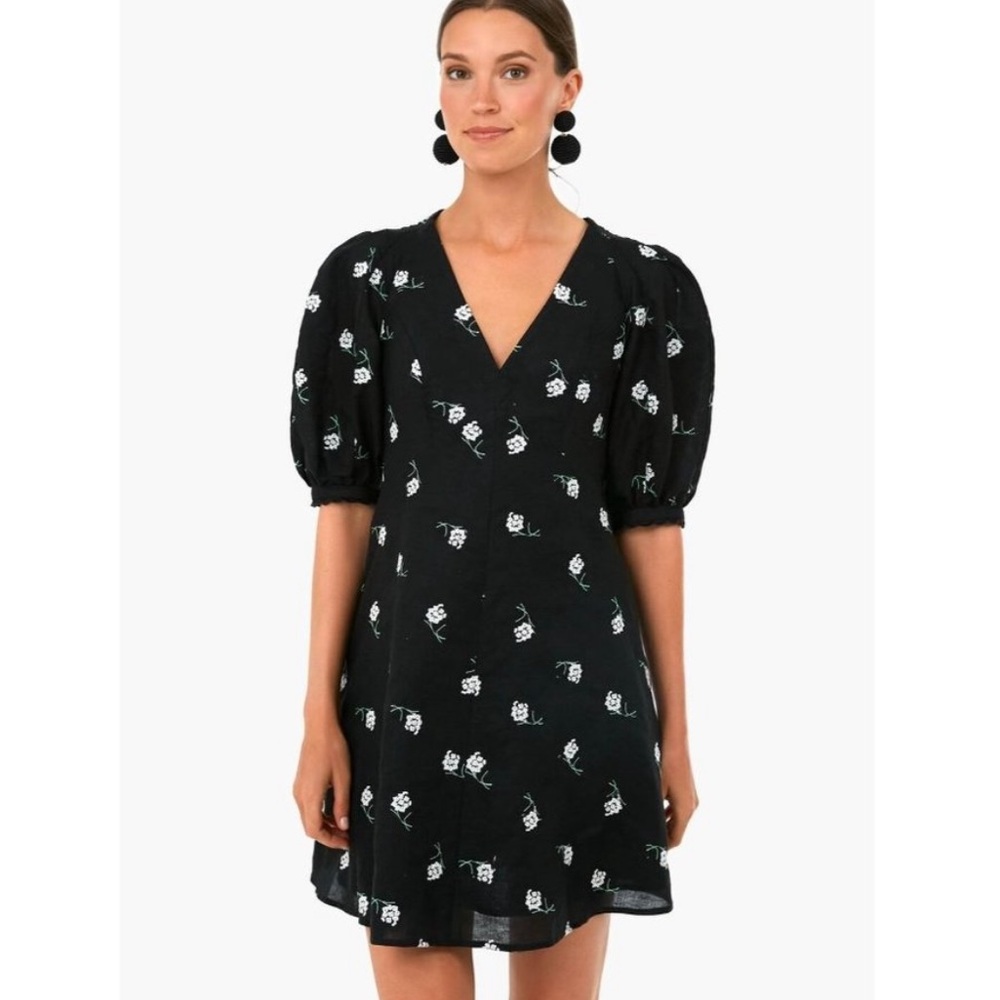 Tuckernuck Serena Dress Embroidered Floral Baby's Breath Black Size Medium